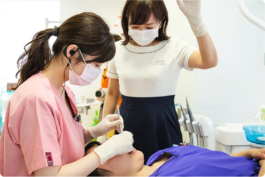 定期的に外部講師を招いて<br>スキルアップ